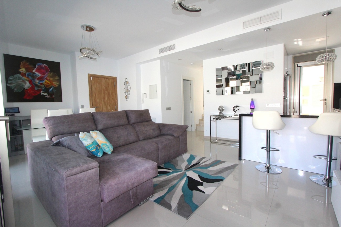 Villa for Sale in Villamartin, Alicante