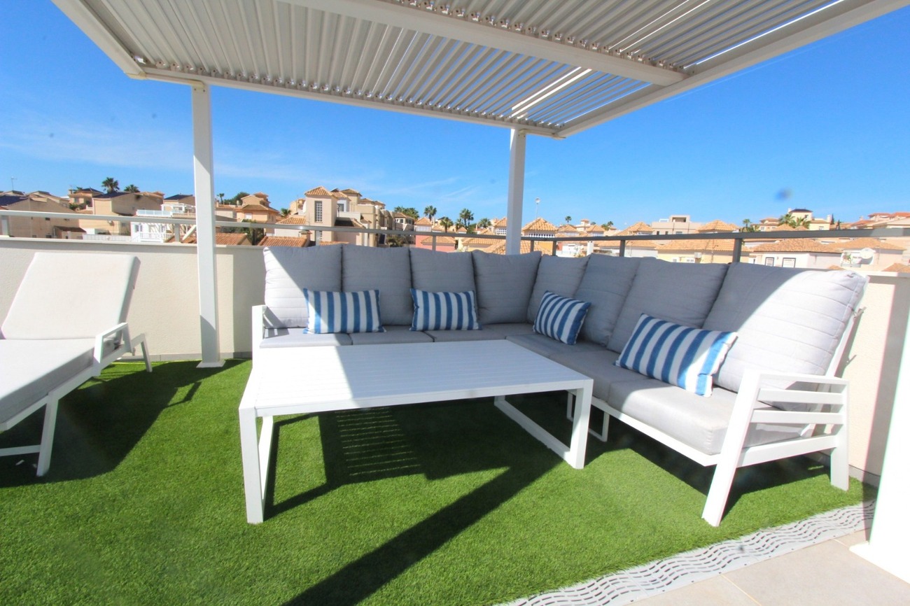 Villa for Sale in Villamartin, Alicante