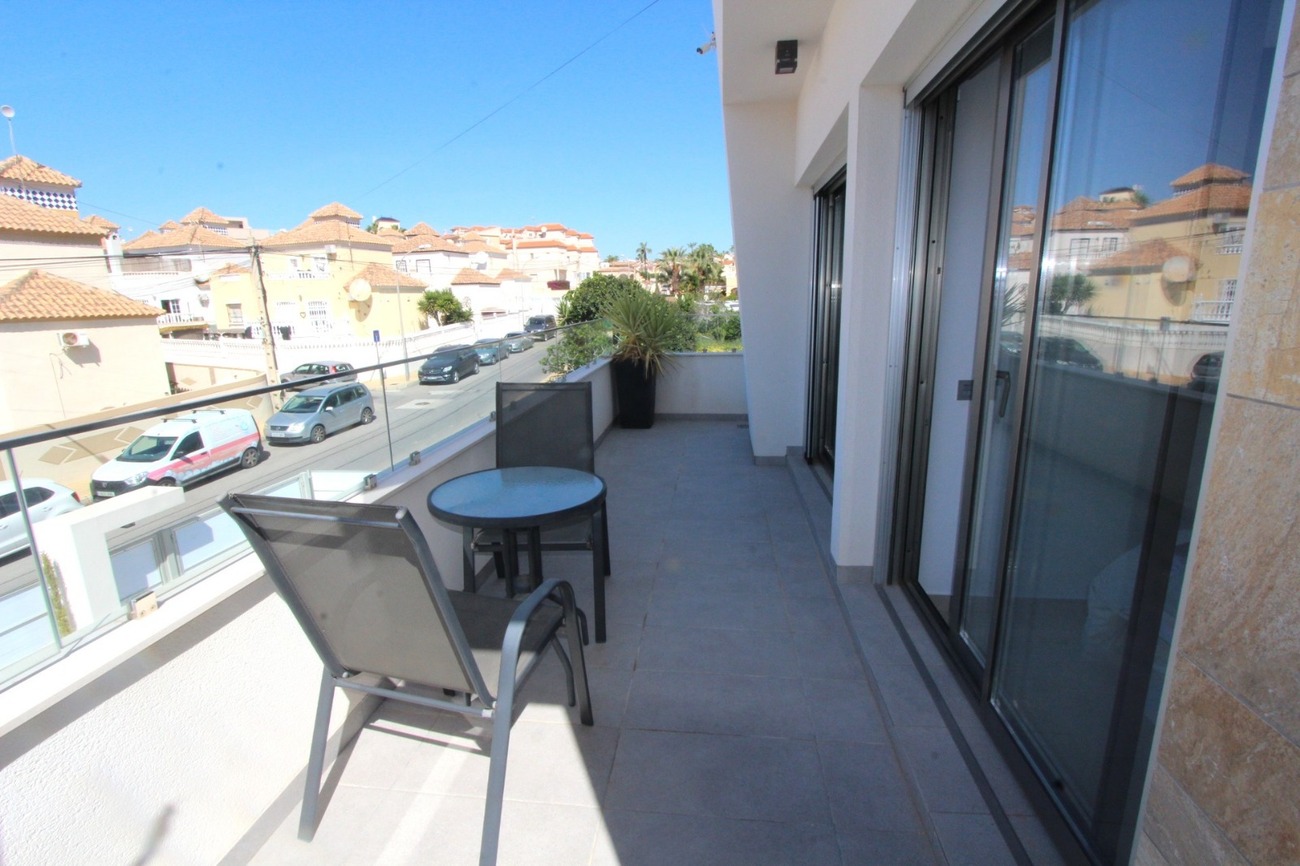 Villa for Sale in Villamartin, Alicante
