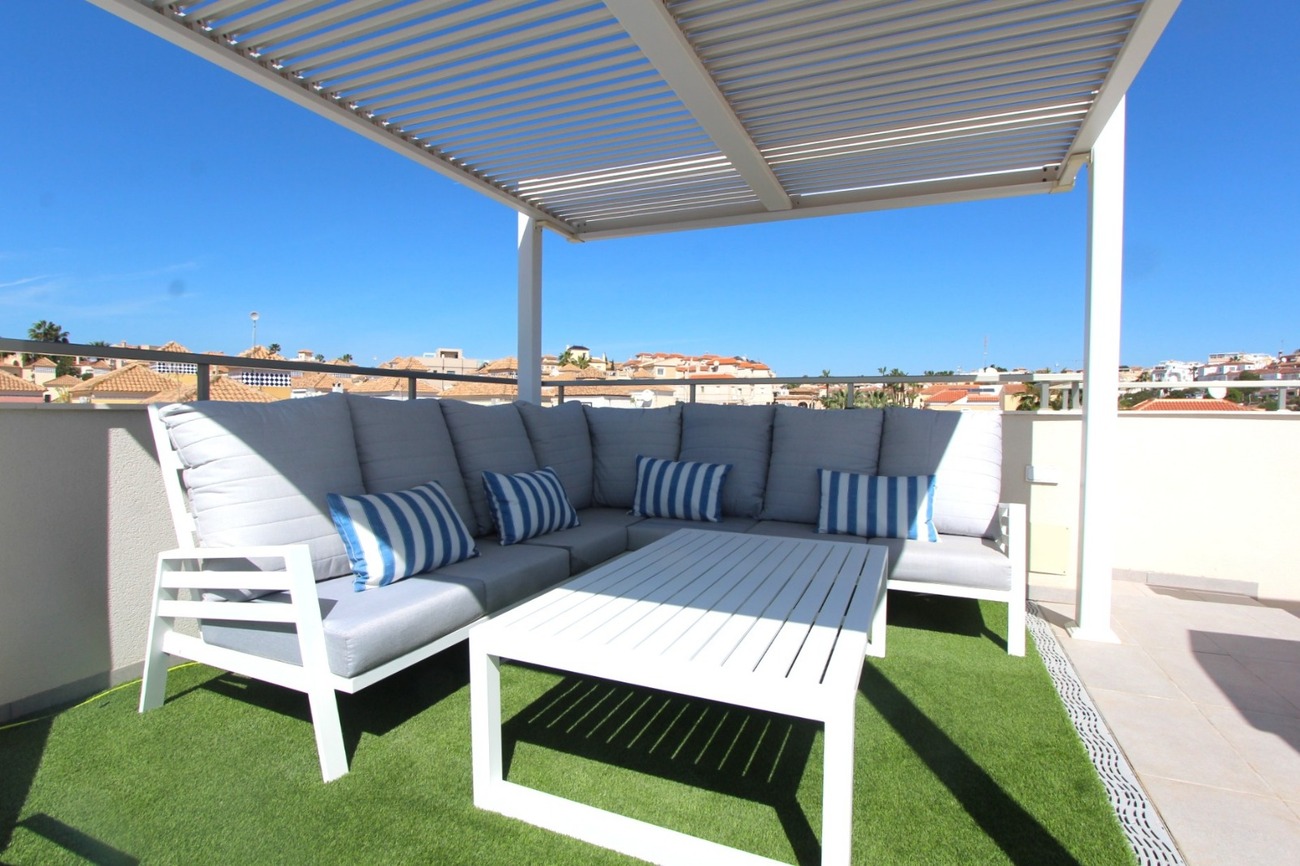 Villa for Sale in Villamartin, Alicante