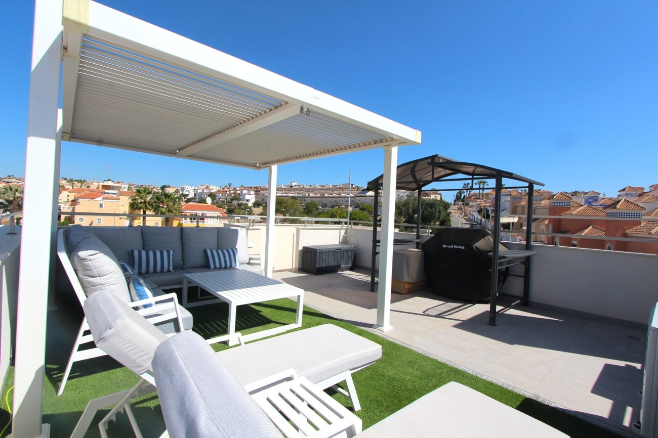 Villa for Sale in Villamartin, Alicante