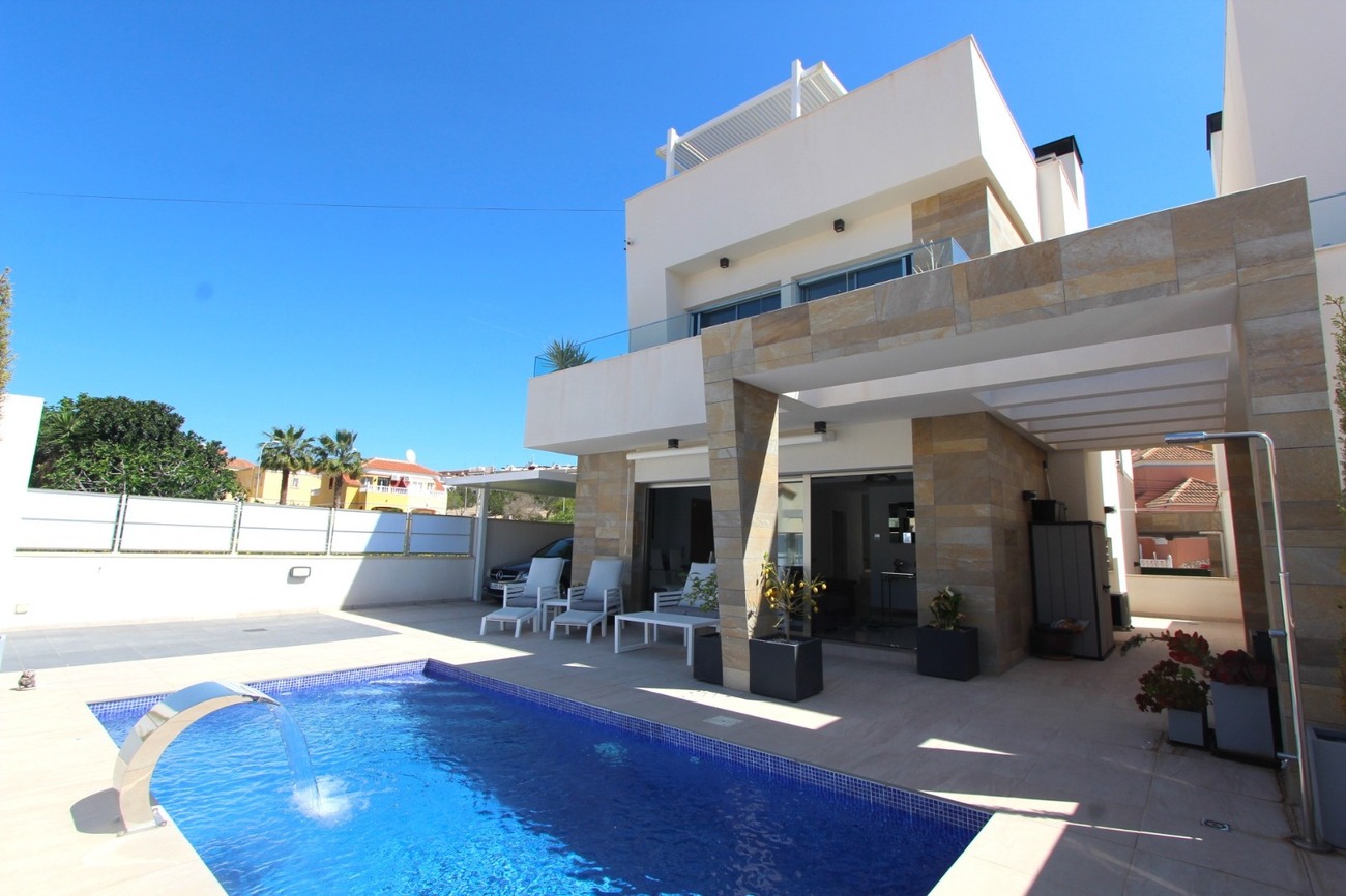 villa-villamartin-hoz0525-23 Villa for Sale in Villamartin, Alicante