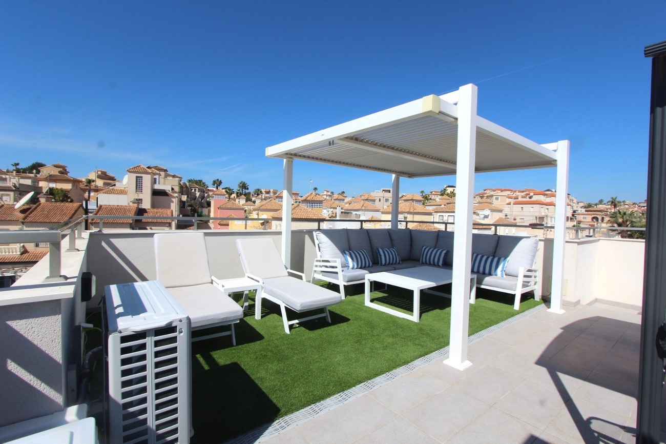 Villa for Sale in Villamartin, Alicante