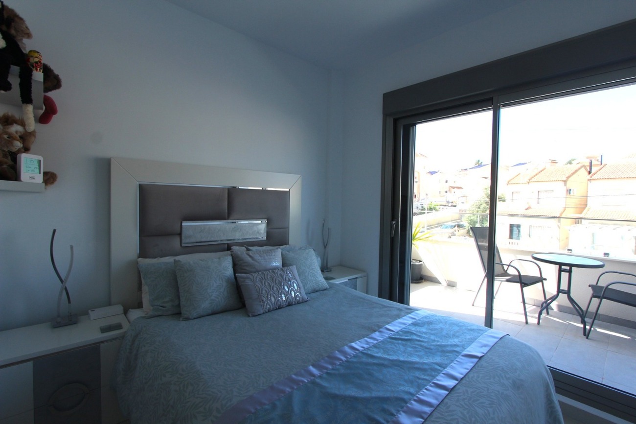 Villa for Sale in Villamartin, Alicante
