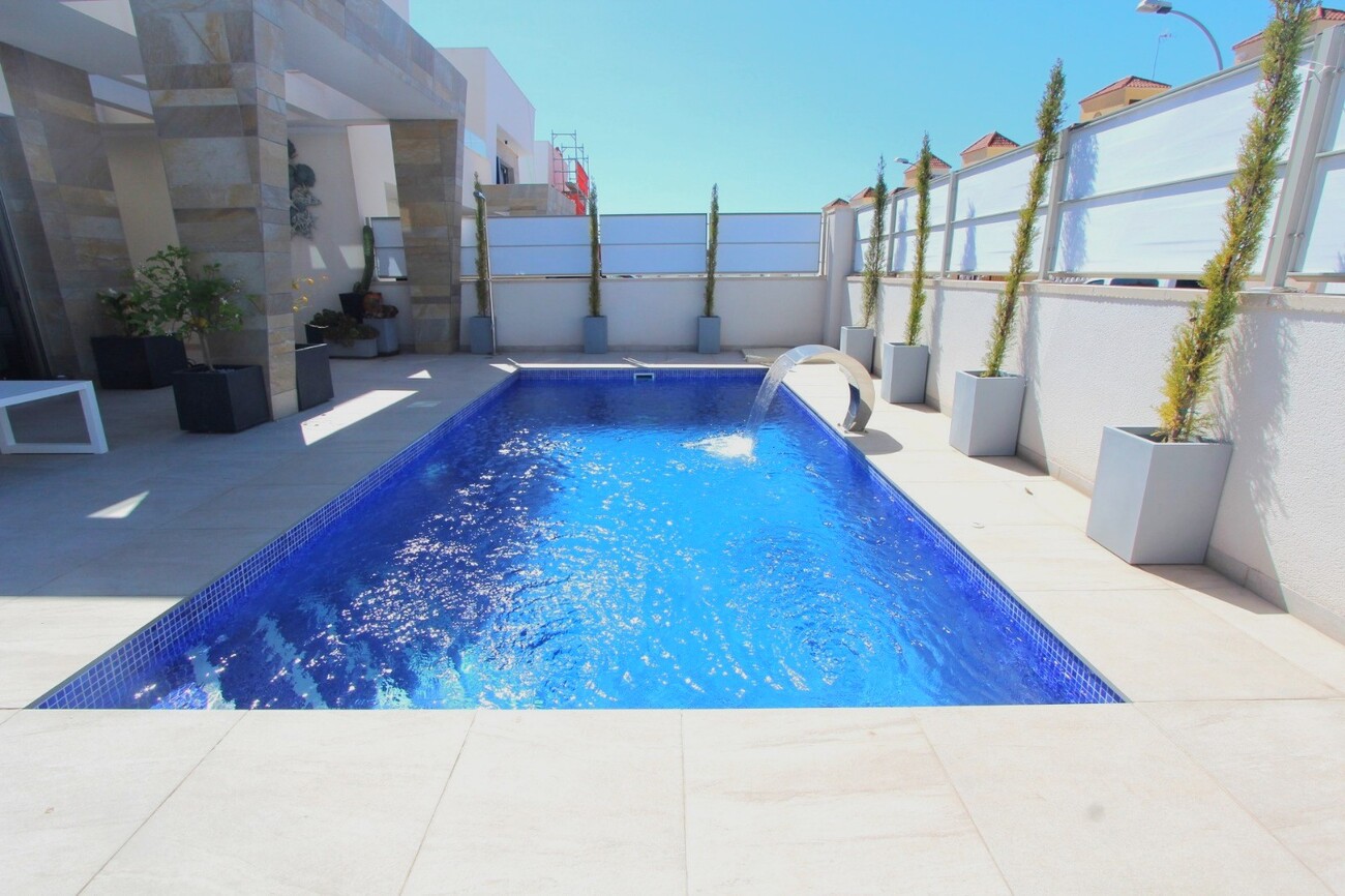 Villa for Sale in Villamartin, Alicante