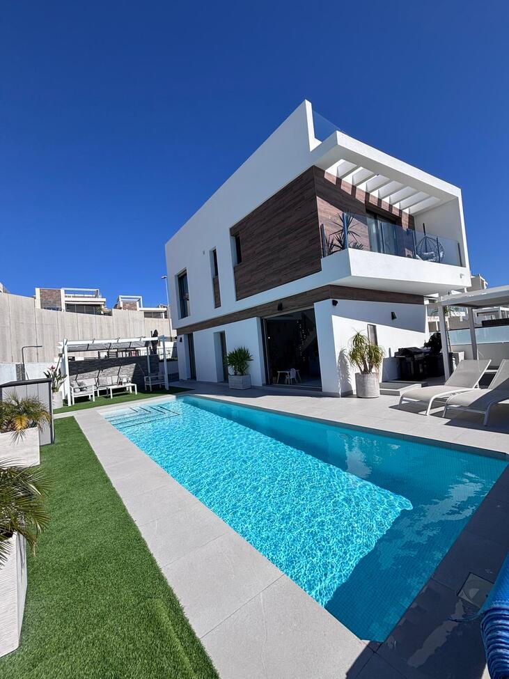 villa-villamartin-spsdx223-1 Villa for Sale in Villamartin, Alicante