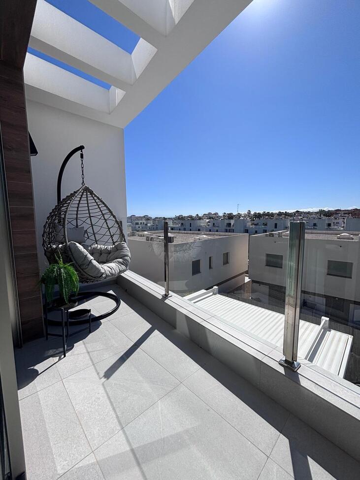 Villa for Sale in Villamartin, Alicante