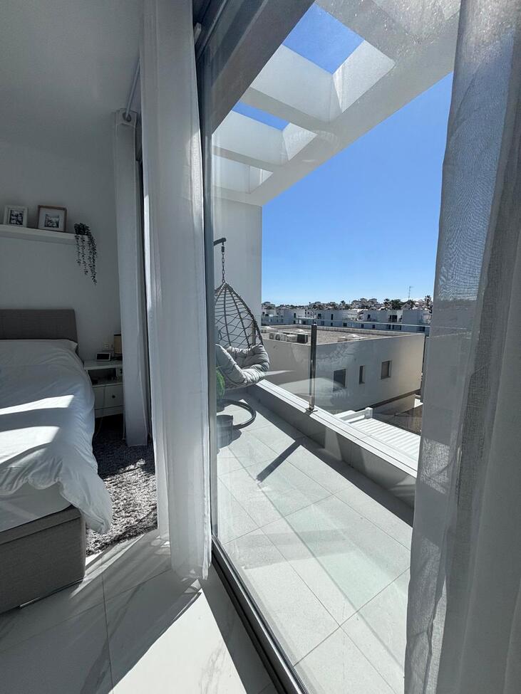 Villa for Sale in Villamartin, Alicante