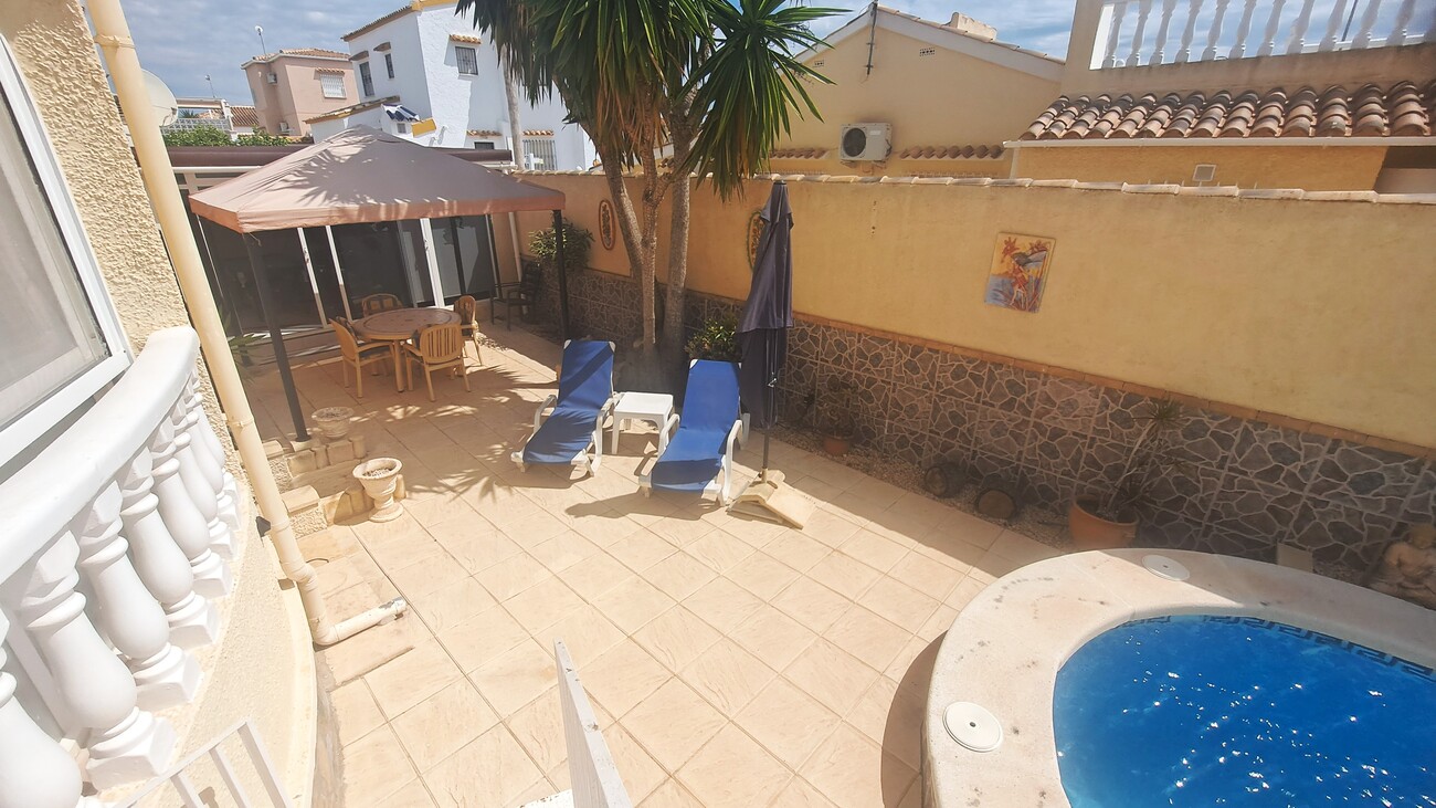 Villa for Sale in Villamartin, Alicante