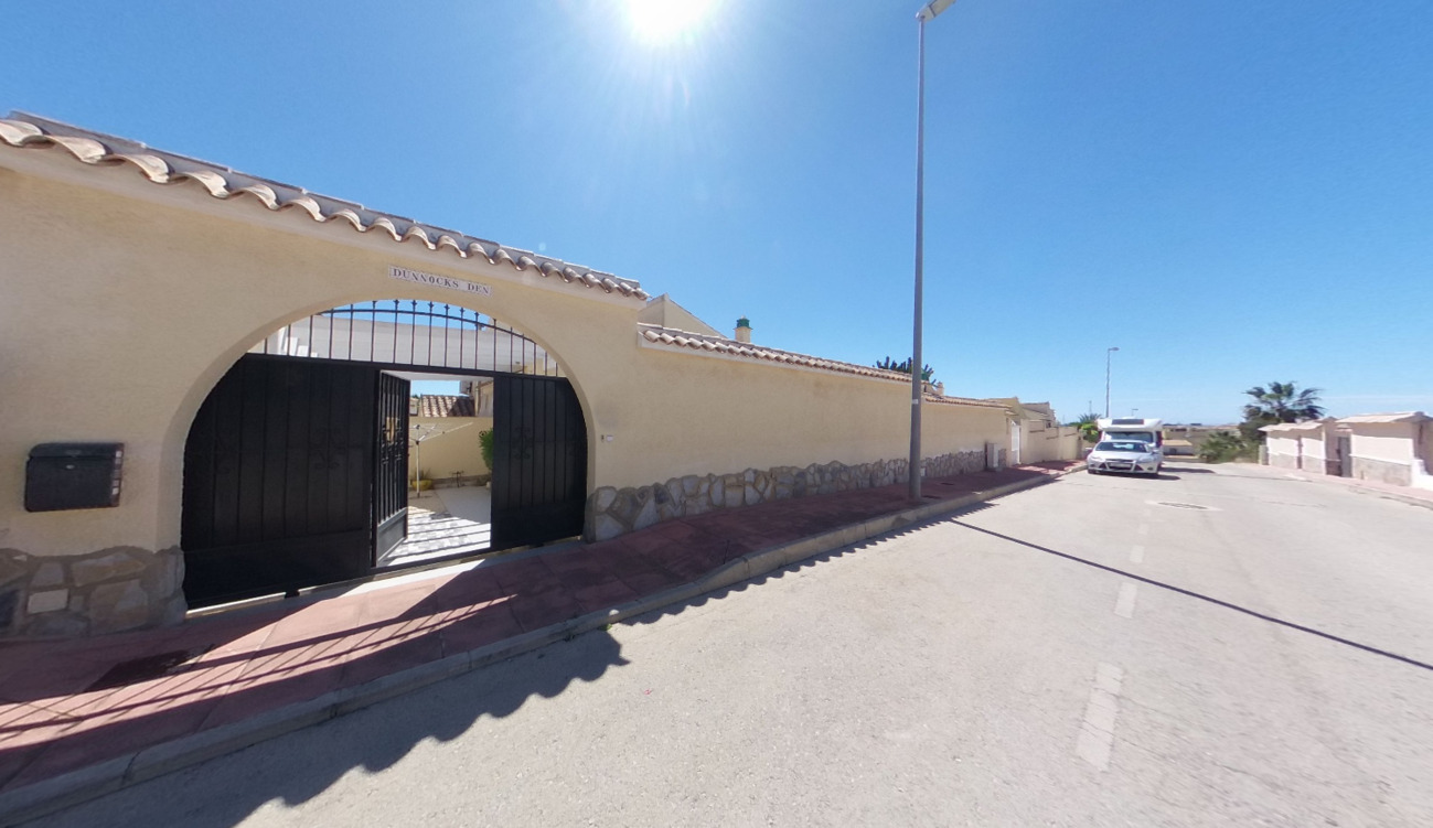 Villa for Sale in Villamartin, Alicante